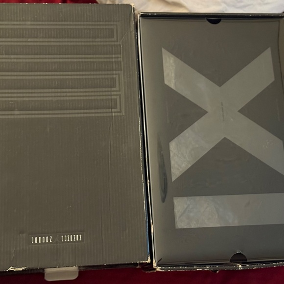 Pre-Owned Jordan 11 cap and gown men’s 8.5 - Picture 3 of 11